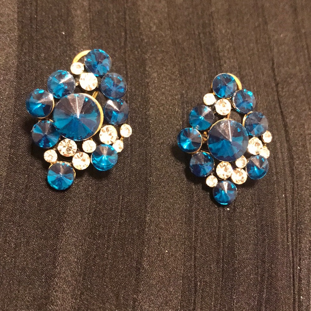 Earings - Picture 2 of 4